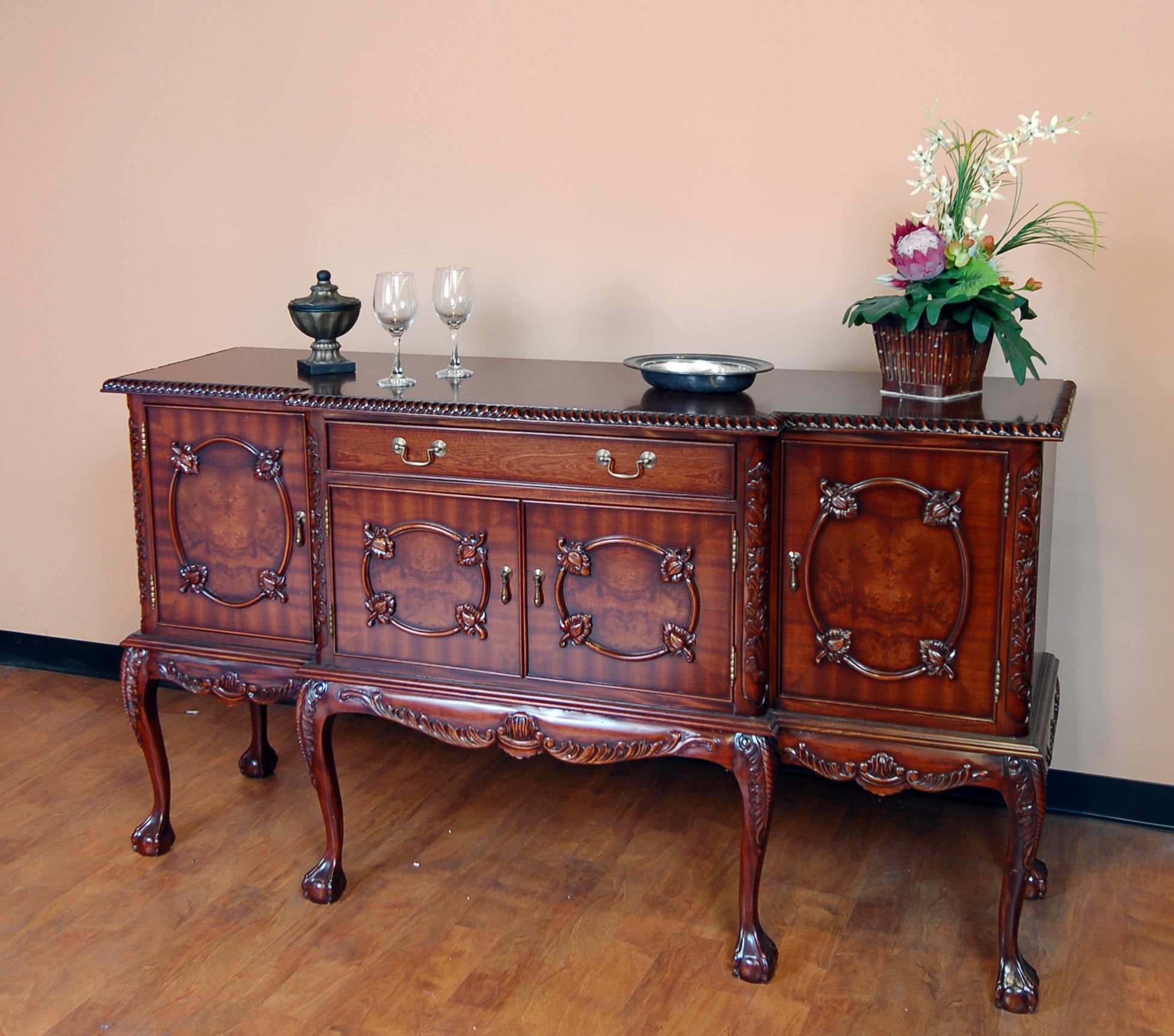 mahogany and burl dining sideboard buffet this beautiful mahogany 