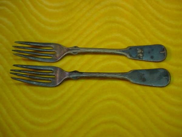 Antique Collectible Fiddle C C Co Spoon and Reed Barton Forks