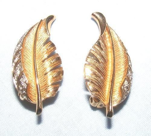 Vintage Goldtone Leaf with Rhinestones Clip on Earrings Pat 156452