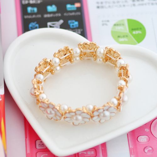 Beautiful Korea Fresh daisy pearl flower petals stretch bracelet