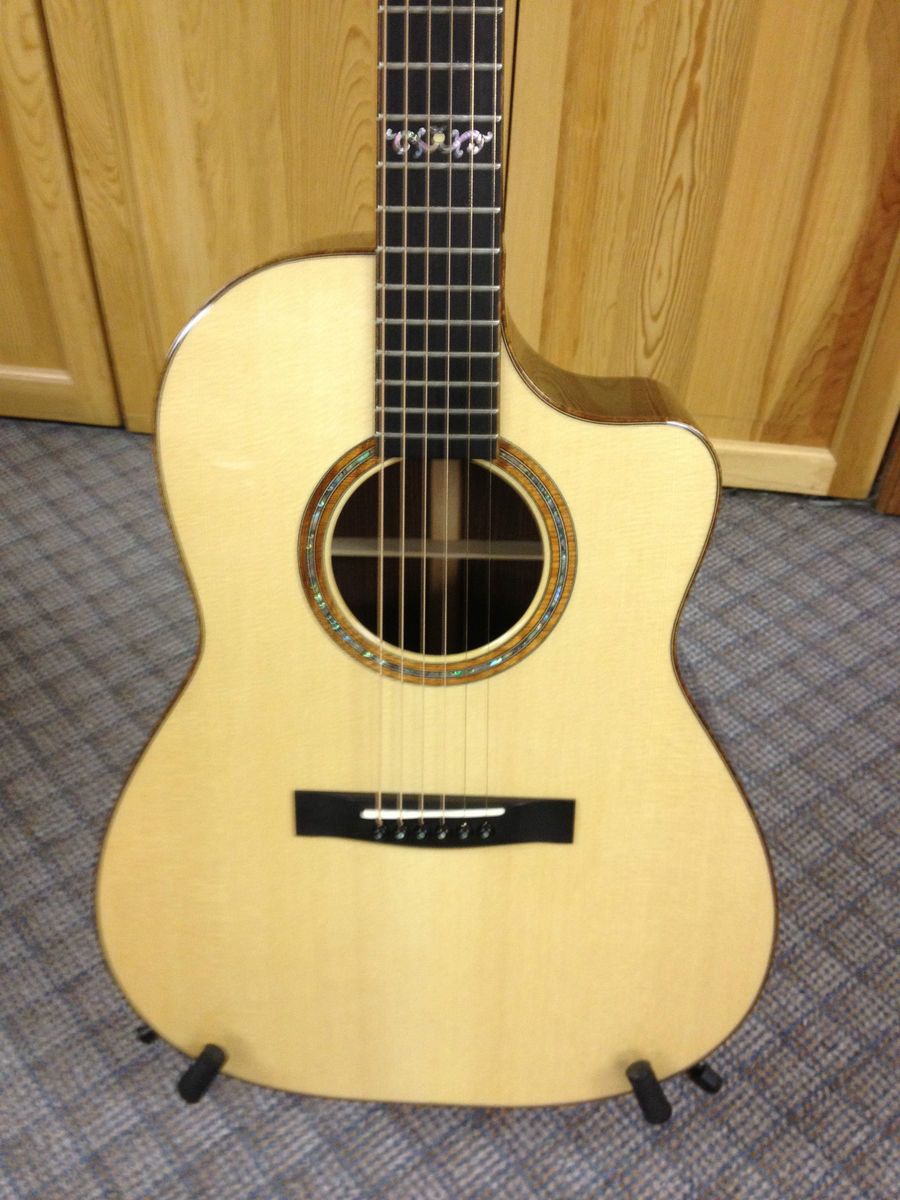 Huss and Dalton Custom cm Acoustic Guitar