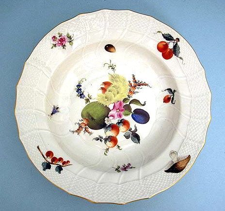 Herend Queen Plate Bouquet de Fruits CA 1900 RARE