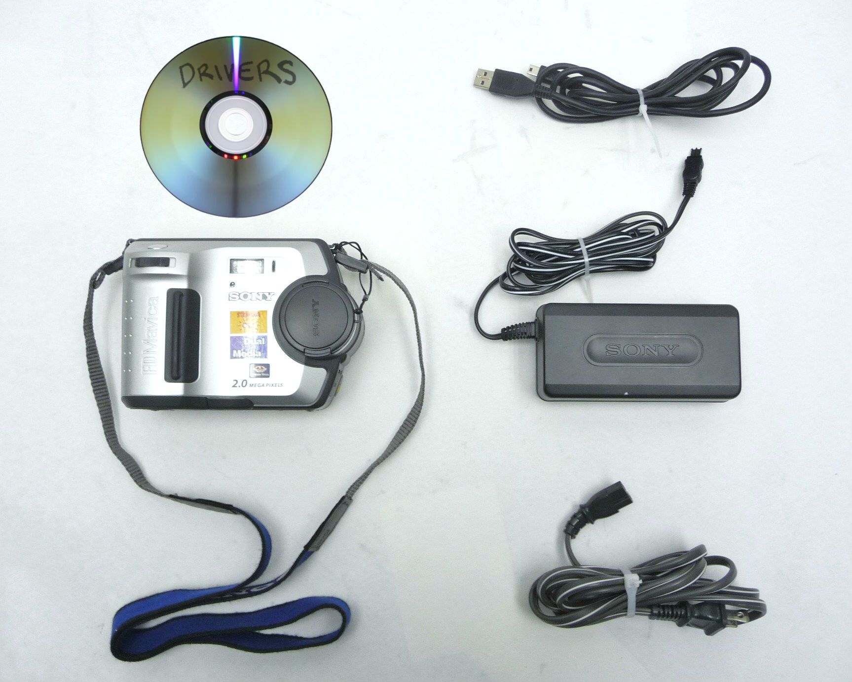  MVC FD200 2 MP DUAL MEDIA FLOPPY DISK SILVER METALLIC DIGITAL CAMERA