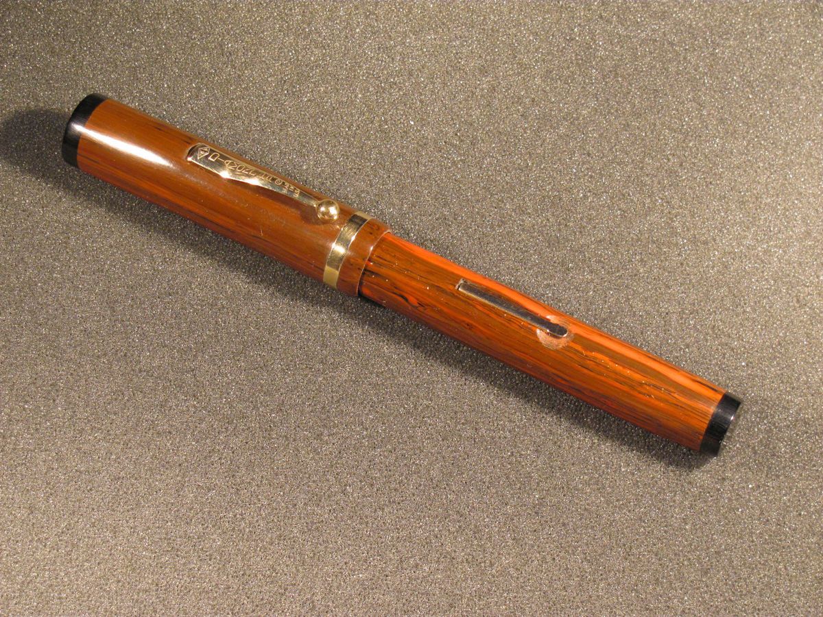 DIAMOND POINT OVERSIZED FLAT TOP FOUNTAIN PEN RED MOTTLED WOOD GRAIN