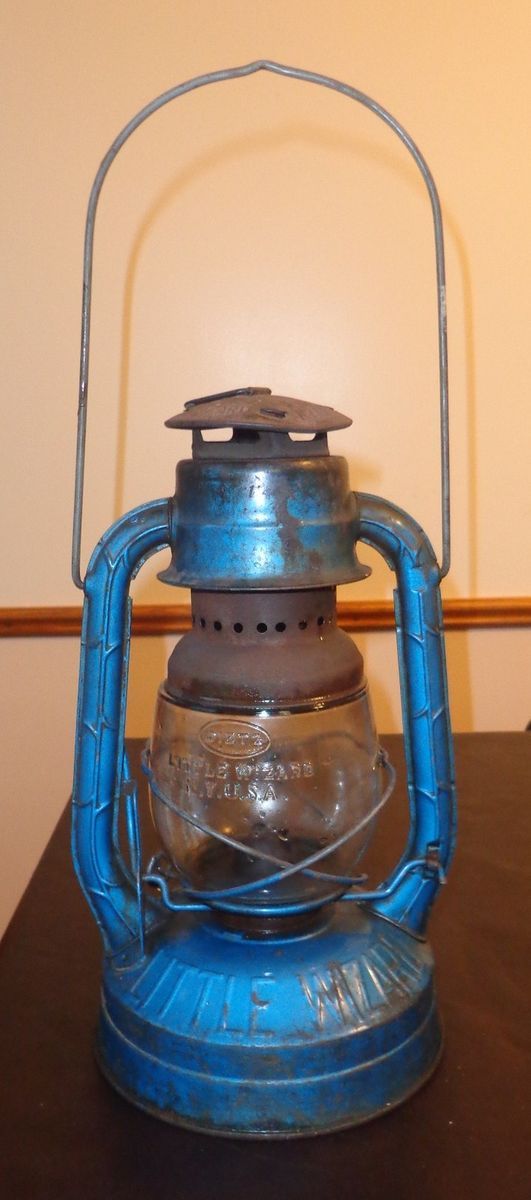 Dietz Little Wizard Blue Lantern Vintage