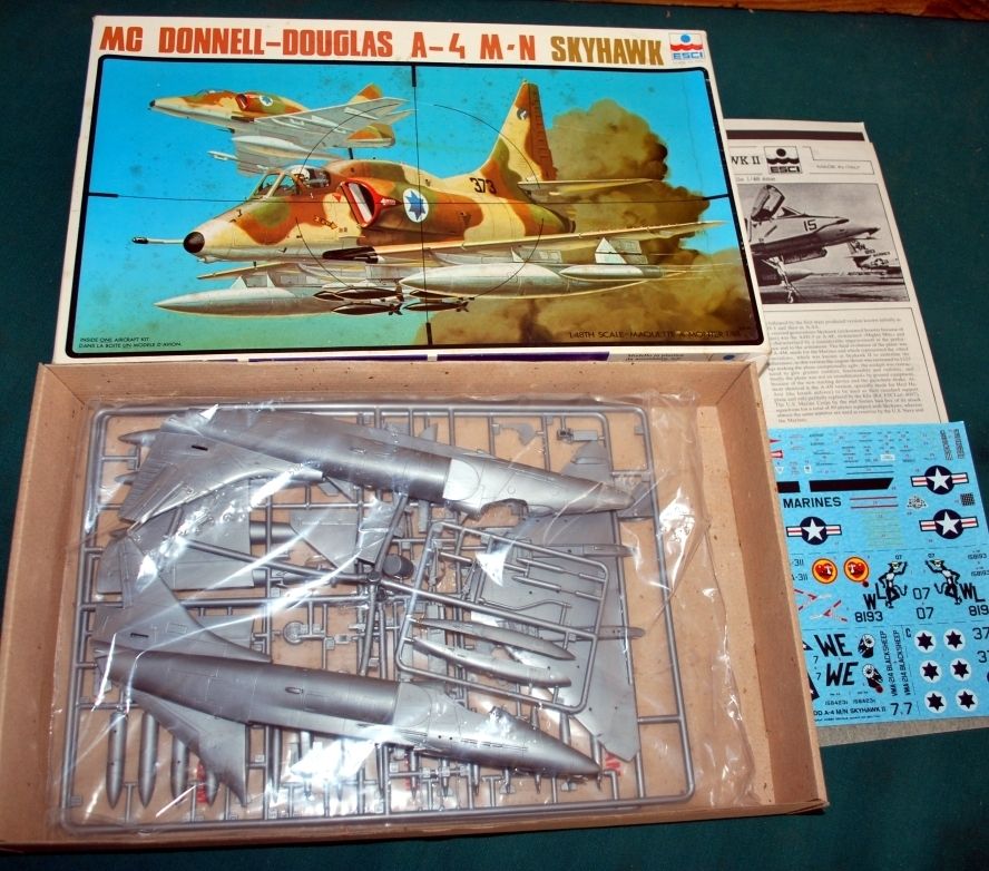 MC Donnell Douglas A 4 M n Skyhawk 1 48 ESCI art 4016 N27P13