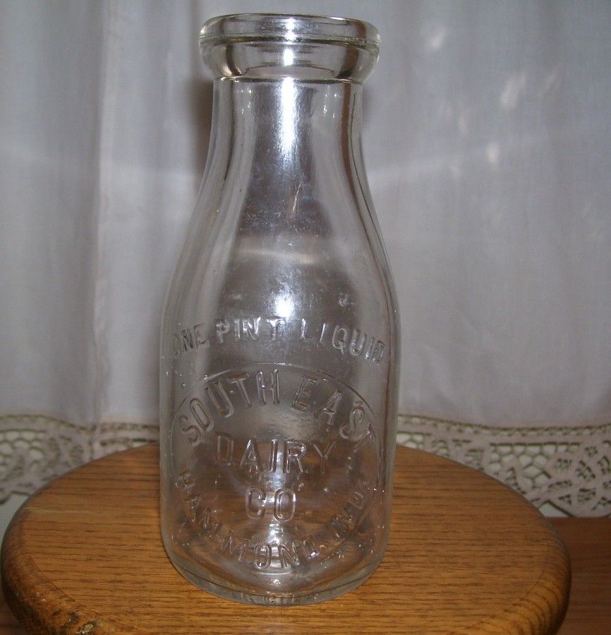 South East Dairy Company Hammond Indiana Pint Milk Bottle