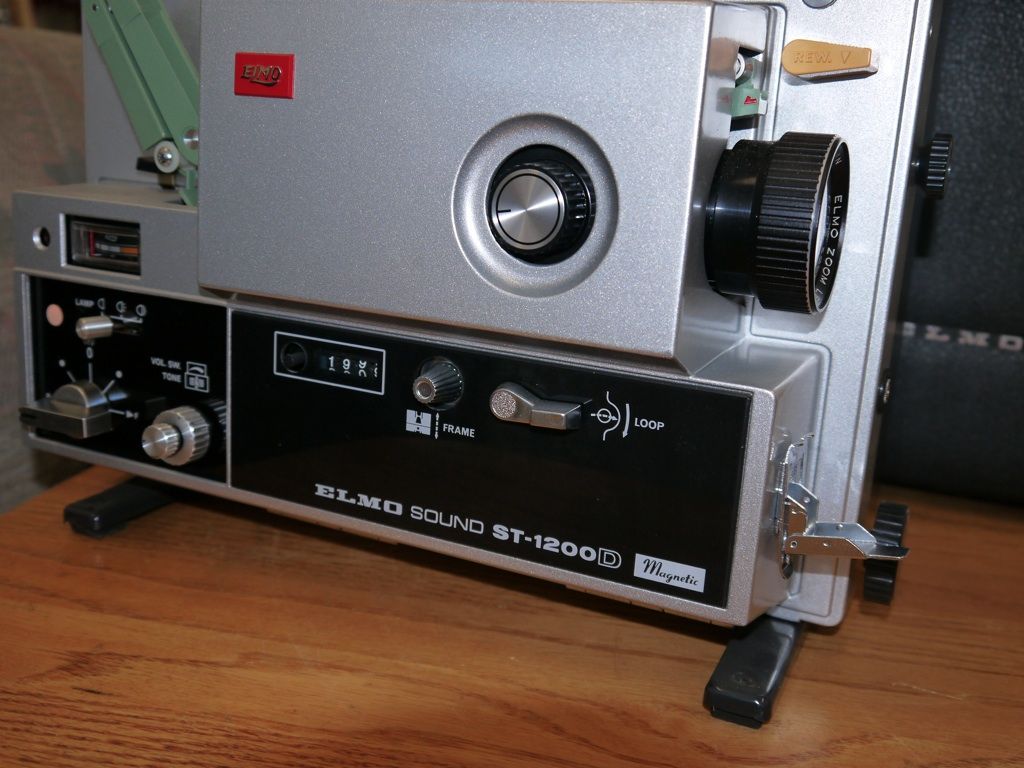 Elmo Sound St 1200D 1200 Super 8 8mm Film Projector