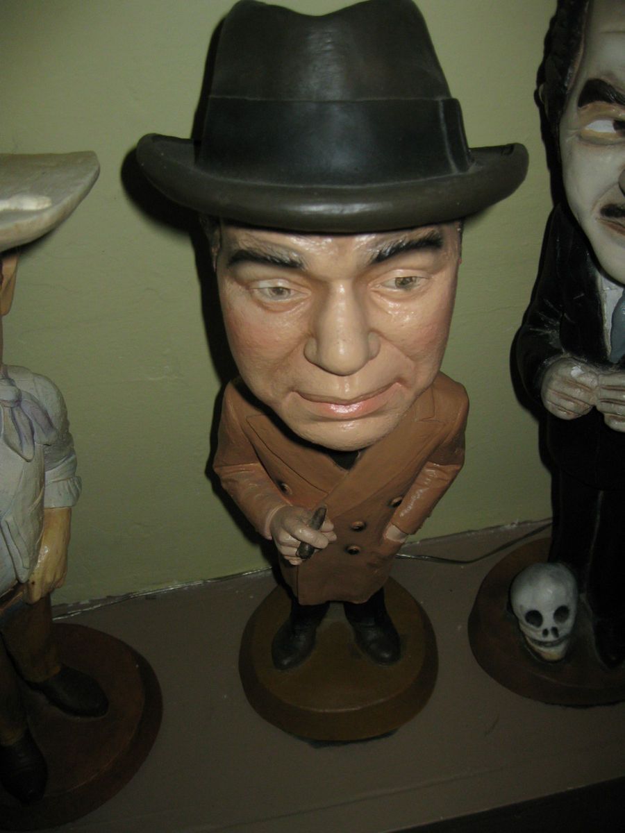 Esco Edward G. Robinson Statue.Excellent Condition