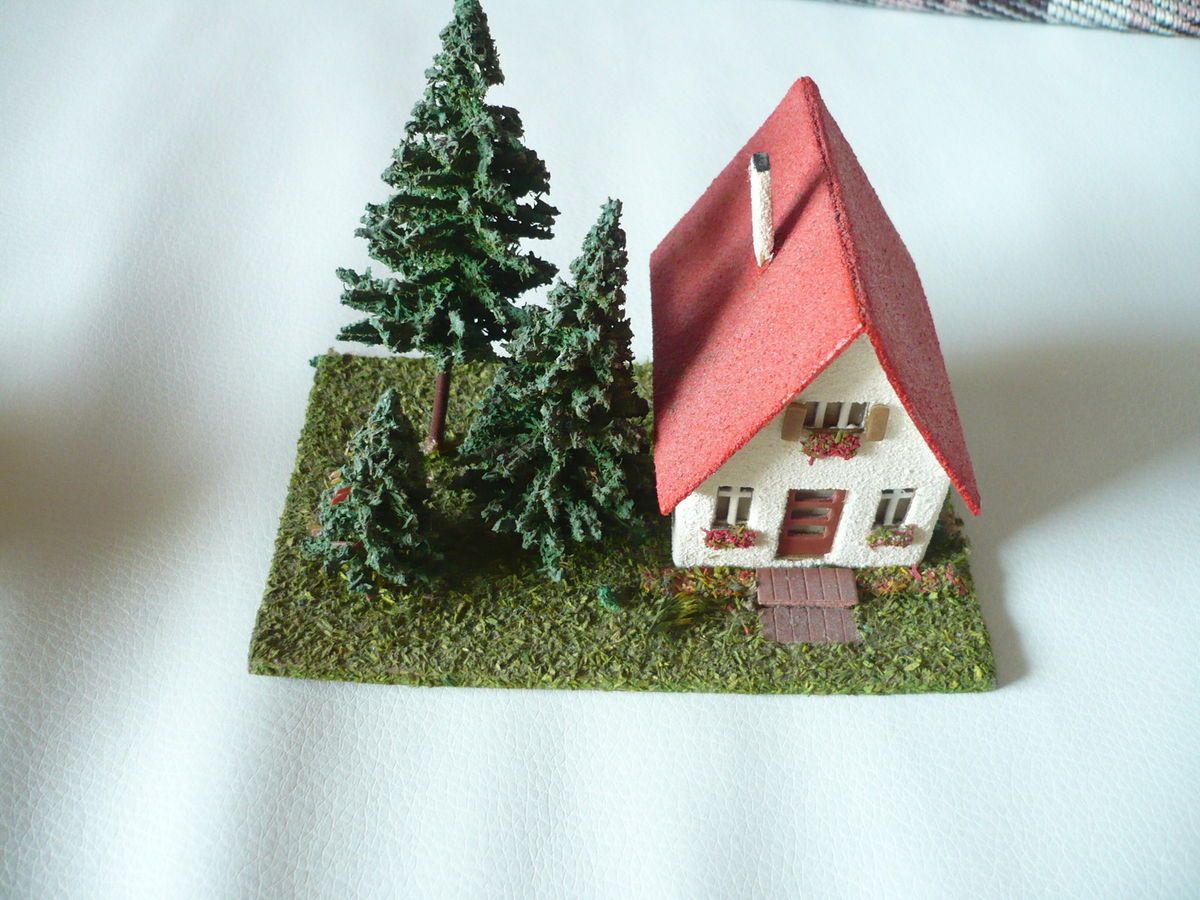  Cardboard Village Farm House HO East Germany Kunert Tree Berlin