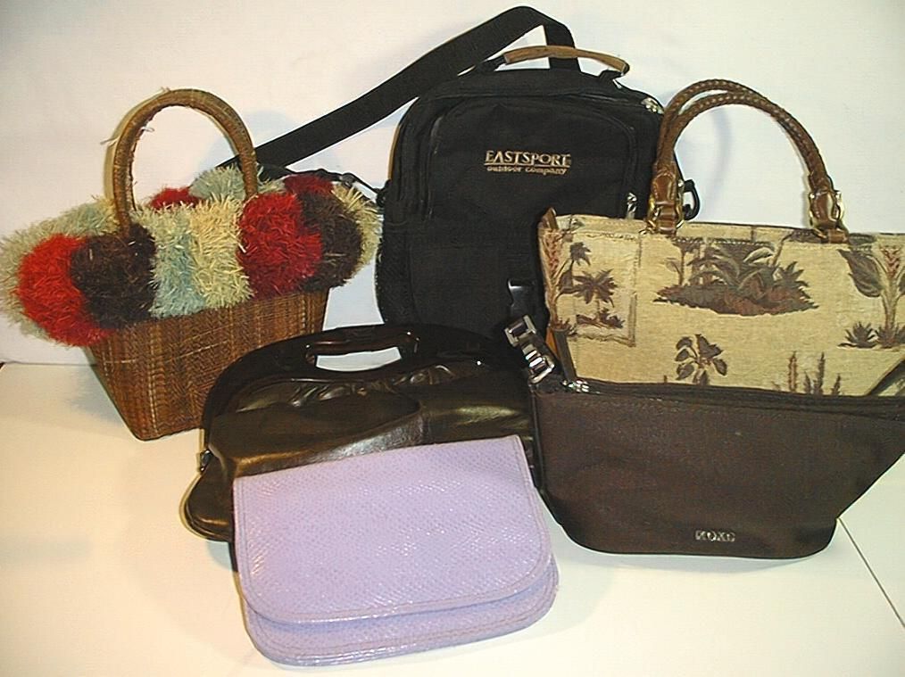 Six Purse Lot 17 Eastport XOXO Bueno