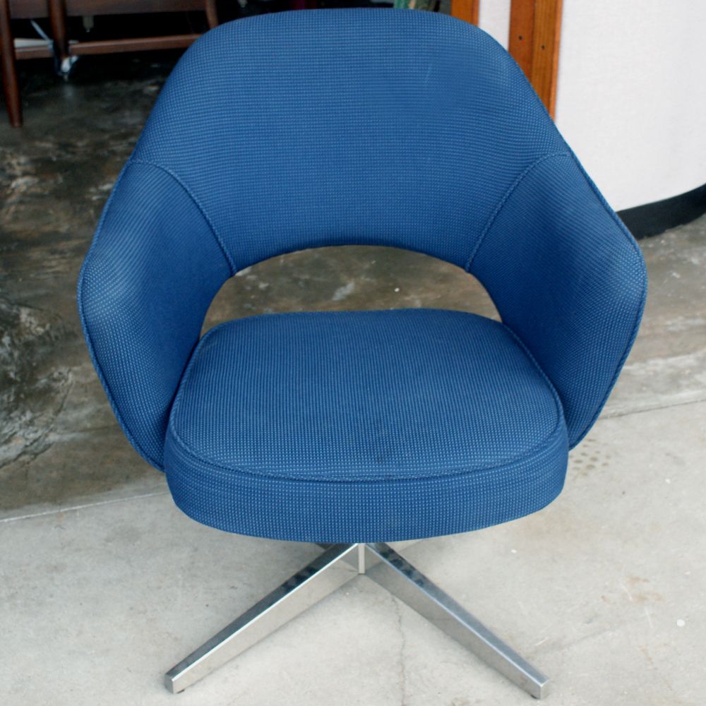 Mid Century Modern Knoll Saarinen Executive Chair