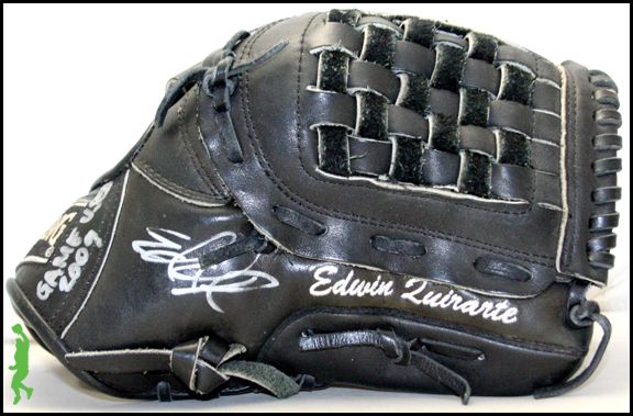 Edwin Quirarte Signed Game Used 2009 Spalding Fielding Glove Mitt