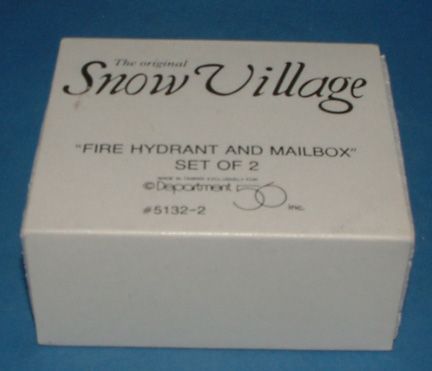Dept 56 51322 Snow Village Fire Hydrant and Mailbox