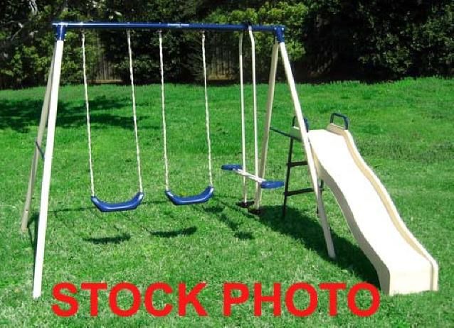 New Flexible Flyer Swing N Glide III Swing Set w Play