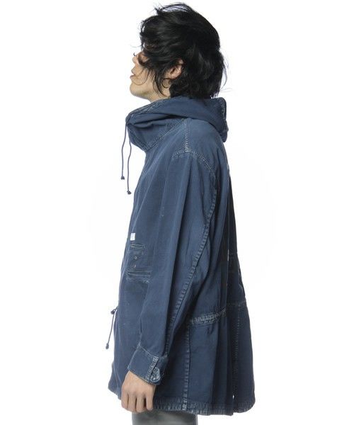 UNDERCOVER CO., LTD. / UNDERCOVERISM DISTRESSED COTTON FISHTAIL PARKA