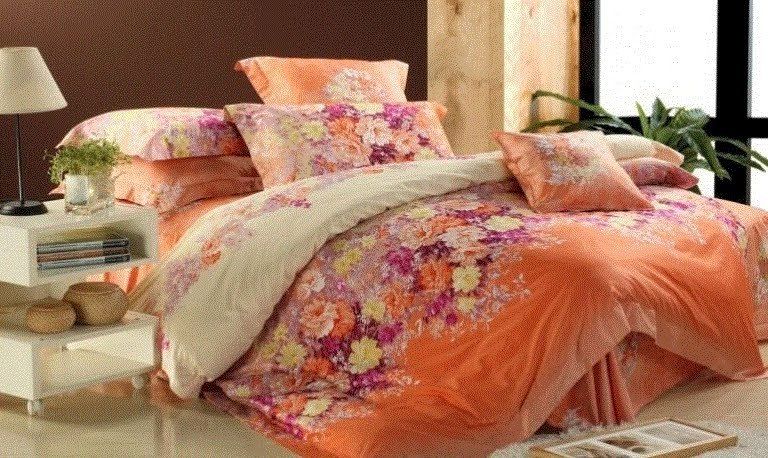  Floral Print Queen Size 4pc Comfoter Set New with Inside Filer