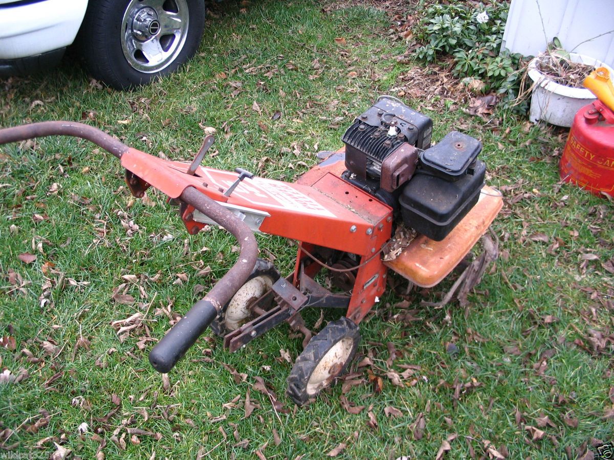 OLDER TRU TEST FRONT TINE TILLER 5 HP BRIGGS AND STRATTON ENGINE