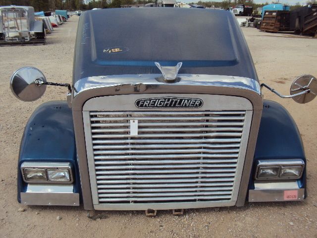  Hood Freightliner CLSC 132 71"