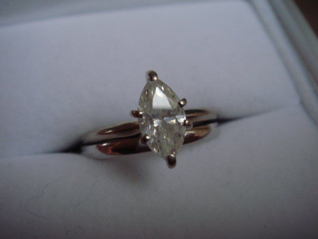 09 Marquise White Gold Diamond Ring