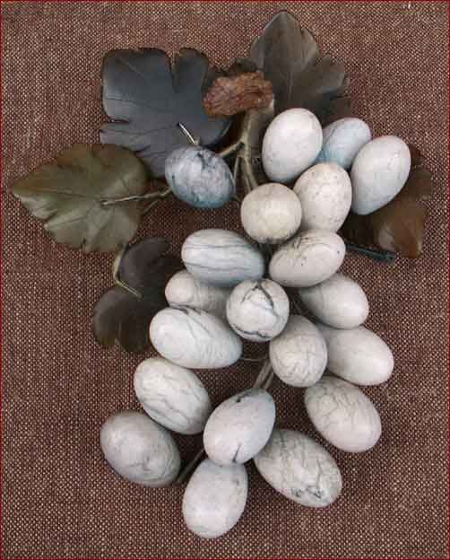  Green Blue Jade Nephrit Stone Bunch of Grapes 19 TH Centyry