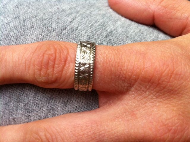 14k White Gold Art Carved Band