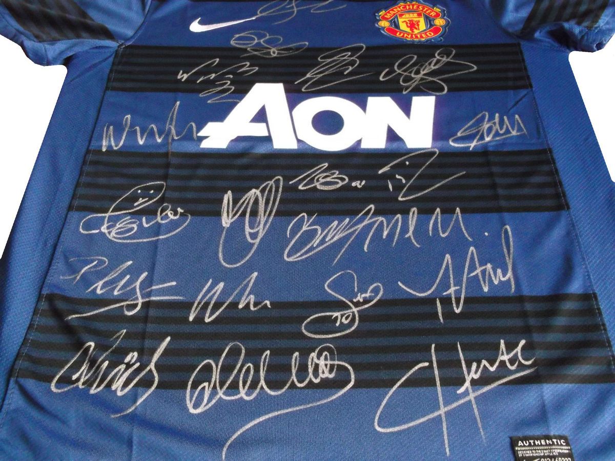  Signed Manchester United Soccer Shirt Inc Rooney Giggs Nani COA