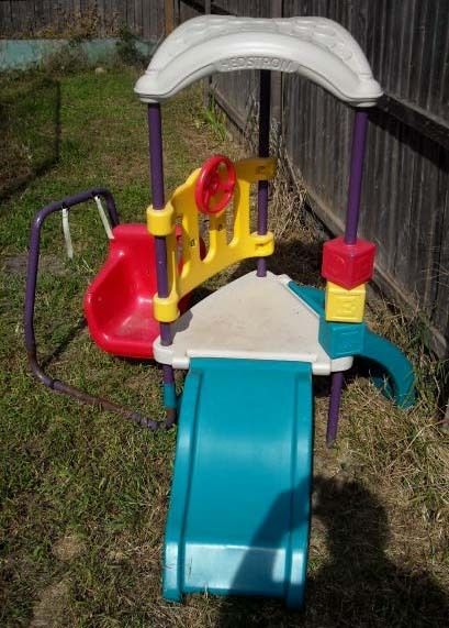 Hedstrom Back yard slide play swing set Local pickup only South Amboy