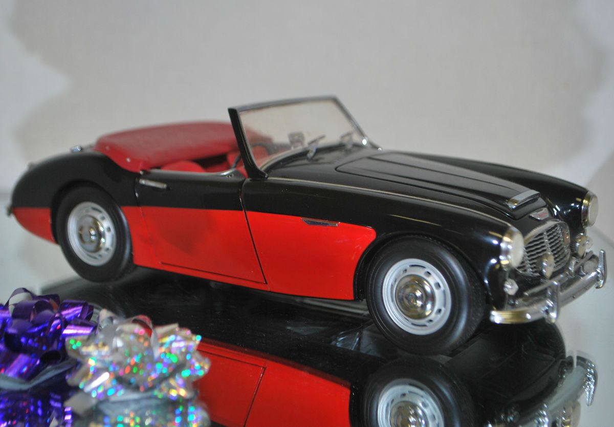 Kyosho   Austin Healey 3000   Black & Red   Scale 118 Scale   Display