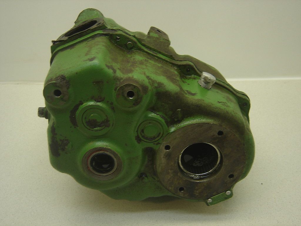 74 John Deere 110 112 Garden Tractor Transaxle Main Axle Housing