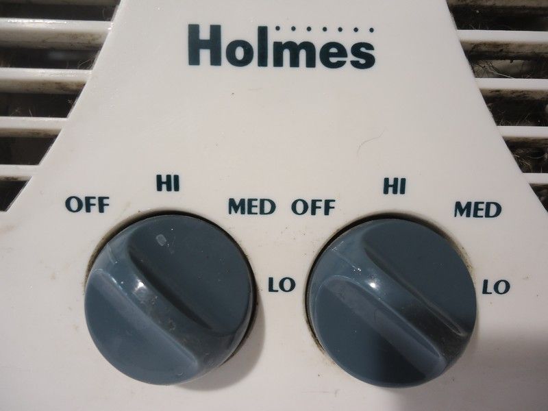 Holmes Dual 3 Speed Window Fan with Comfort Control EUC