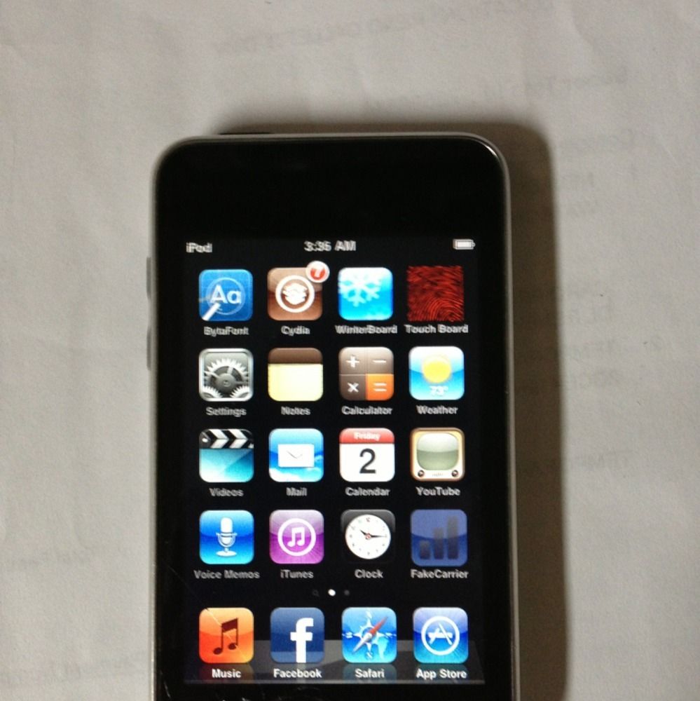 Apple iPod Touch 2nd Generation 8 GB Jail Broke