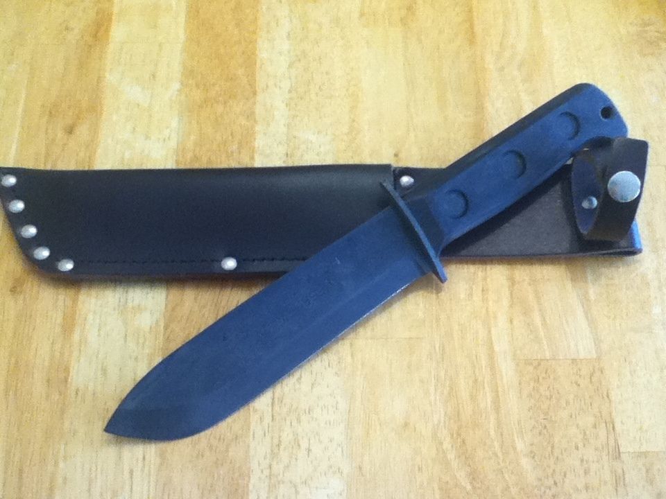 Adams British Survival Knife IndestrucTable