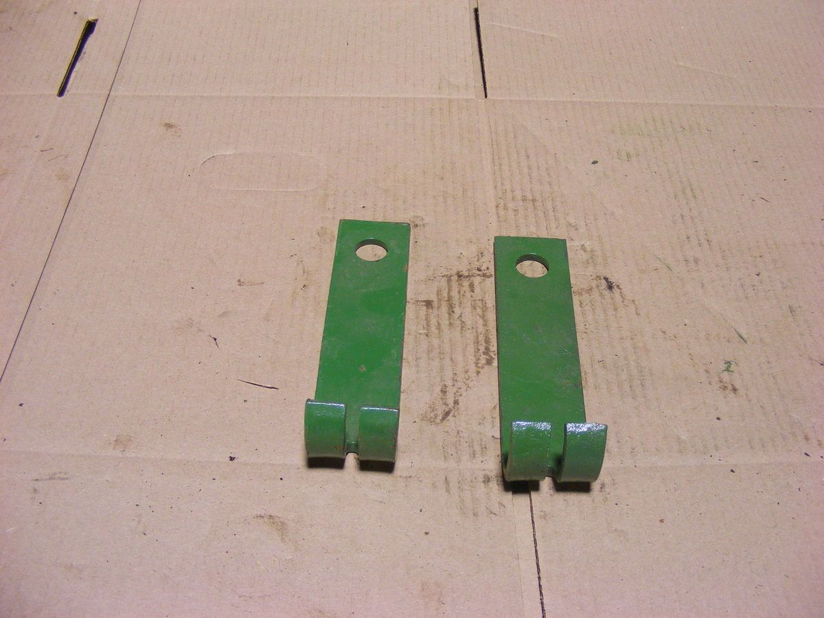 John Deere M 40 Cultivator Brackets John 404 569 3093  