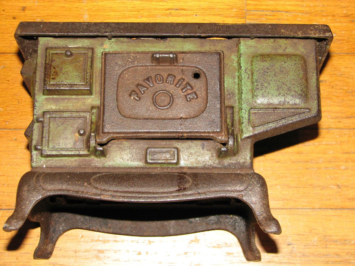 Antique Kenton Cast Iron Favorite Toy Stove