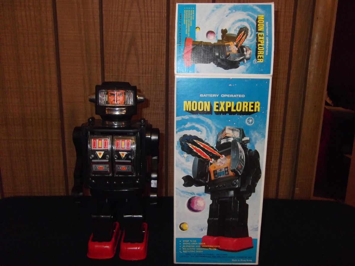 Moon Explorer Robot Hong Kong 1978 Straco RARE IN ORIGINAL BOX NEVER