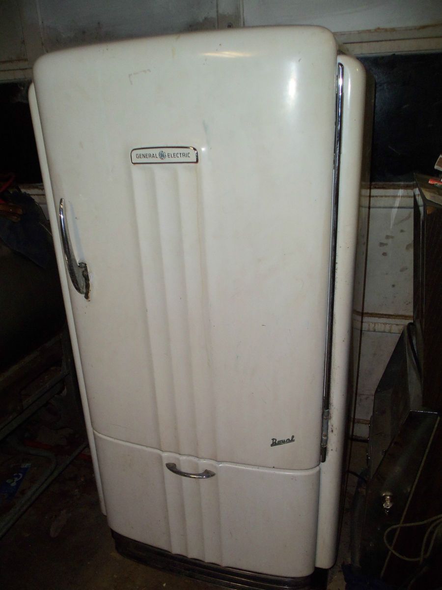 Vintage Antique 1950 s GE Royal Refrigerator in Kresgeville PA