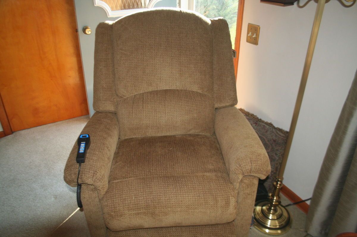 La Z Boy Luxury Lift Power Recliner