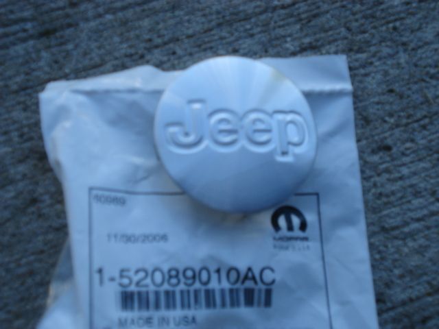 New Jeep Liberty Wheel Center Cap 52089010AC 02 KJ Brushed Aluminum