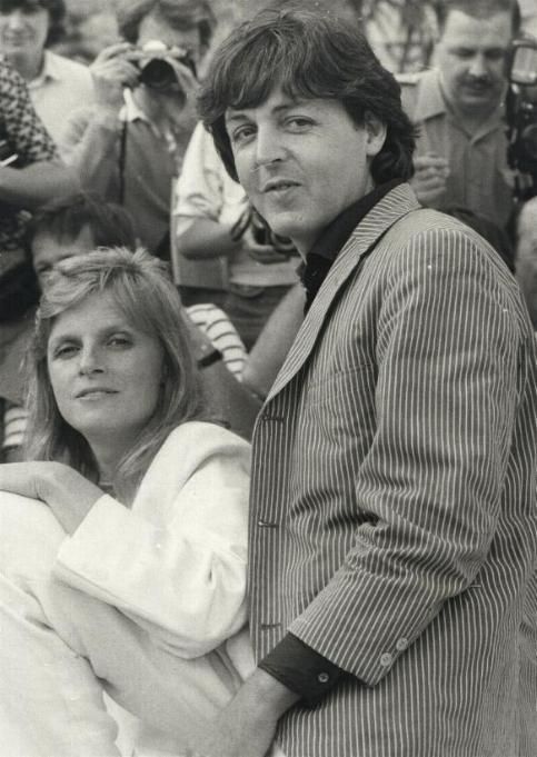 Beatles Paul and Linda McCartney Press Photograph 1980 Cannes