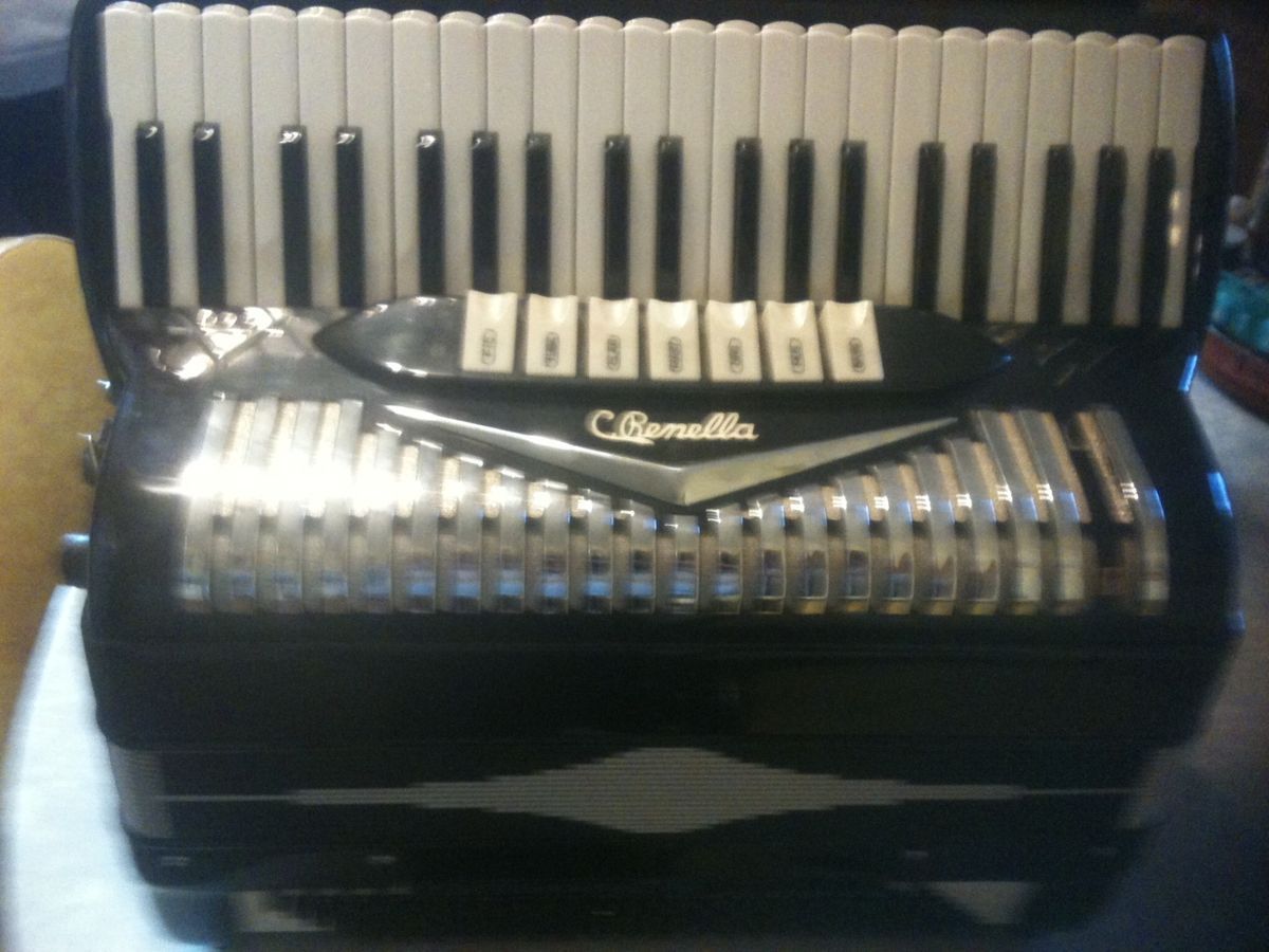 Imperial Lindo Accordion