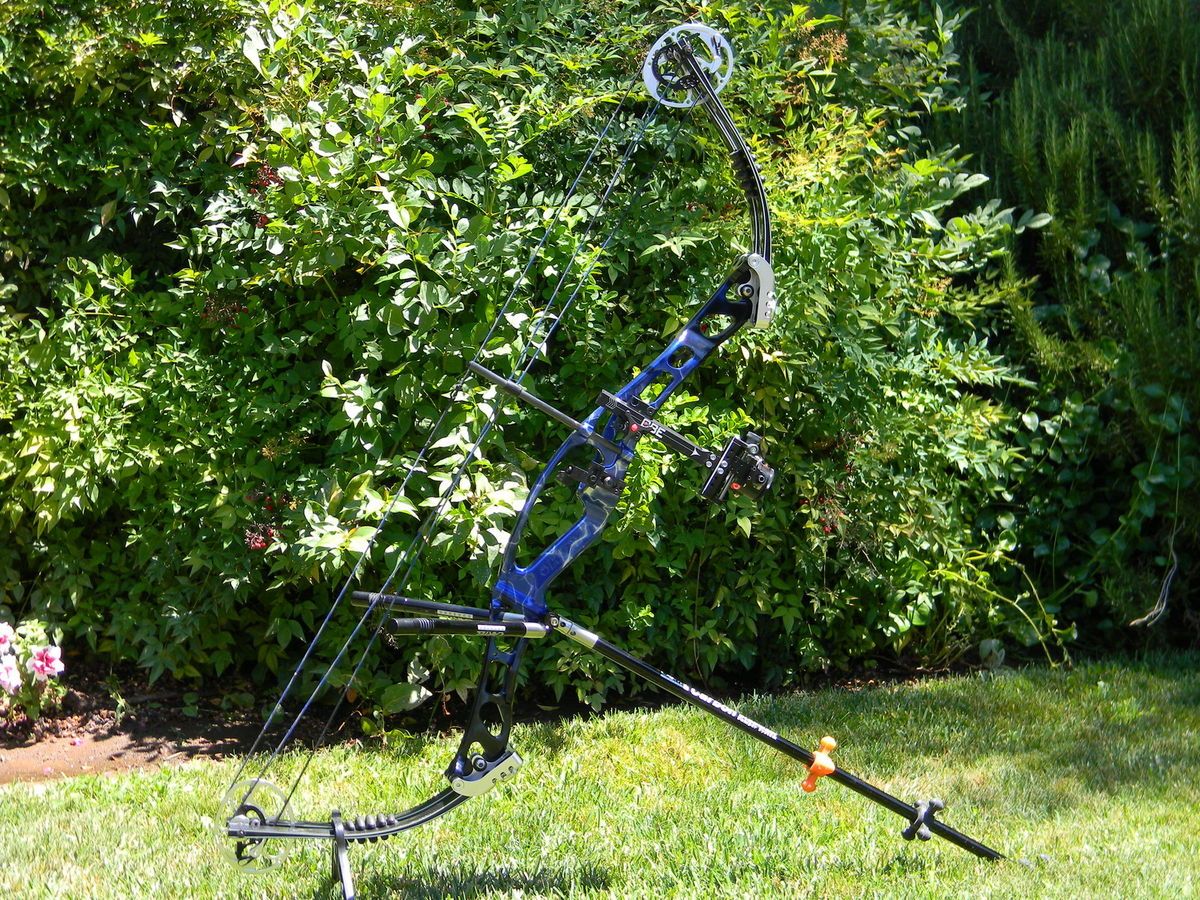 2009 Hoyt Vantage Elite Target Bow Excellent Condition