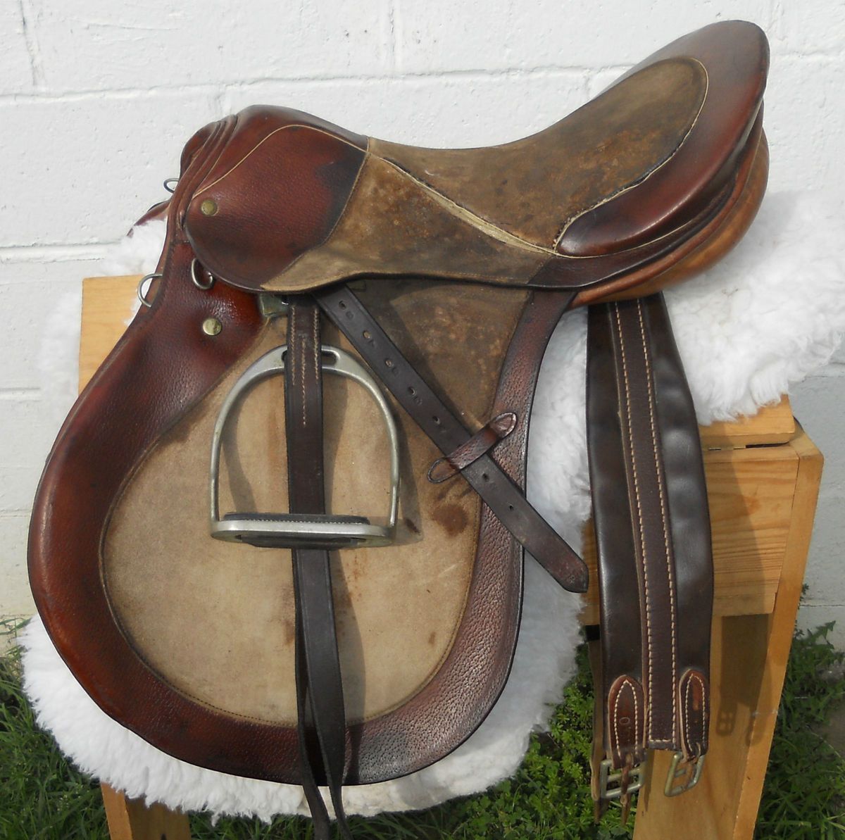 Stubben English Endurance Trail Saddle Loreley 16 1 2 RARE Unique