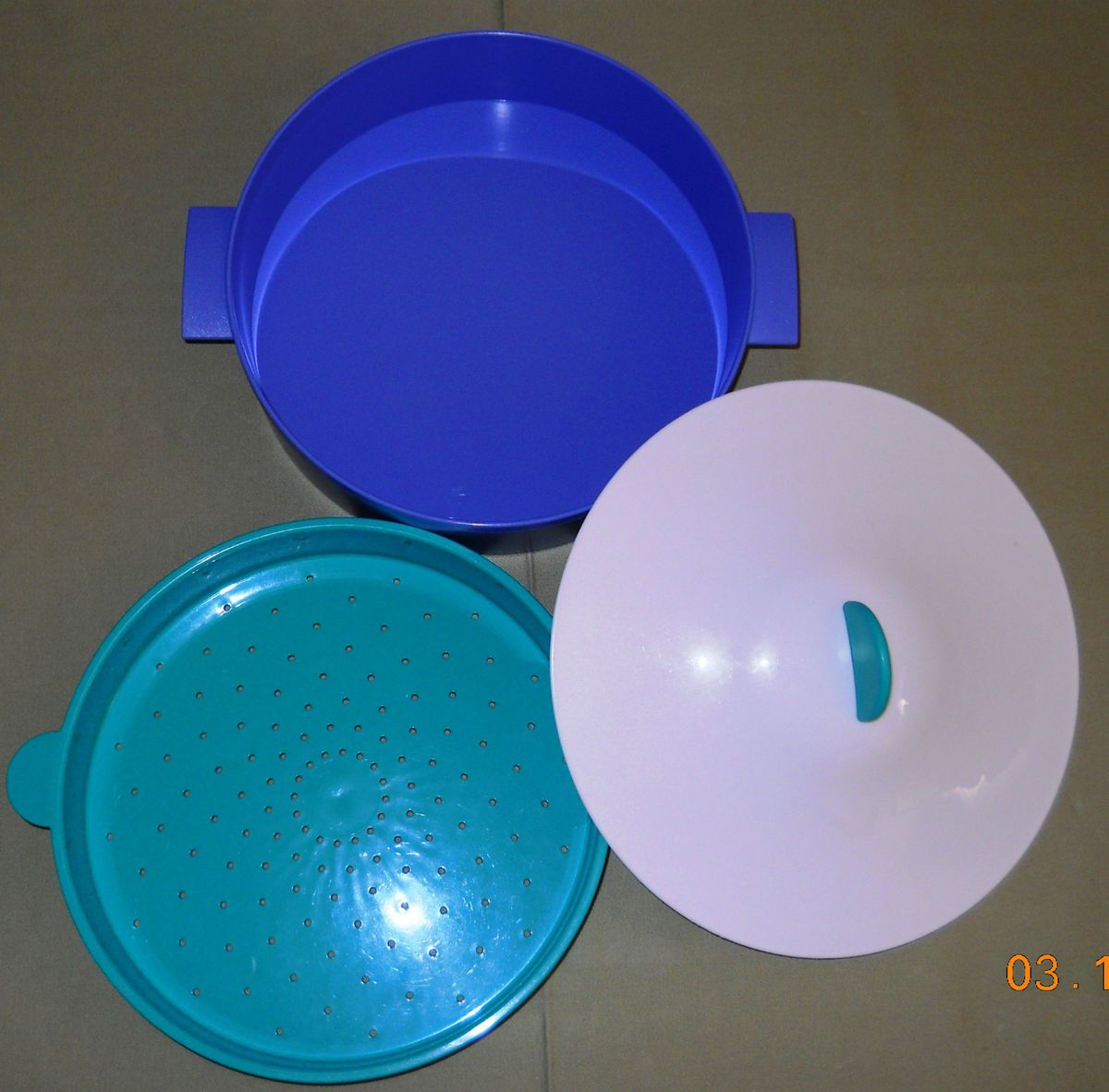 Tupperware Large 3 Piece Microwave Steamer