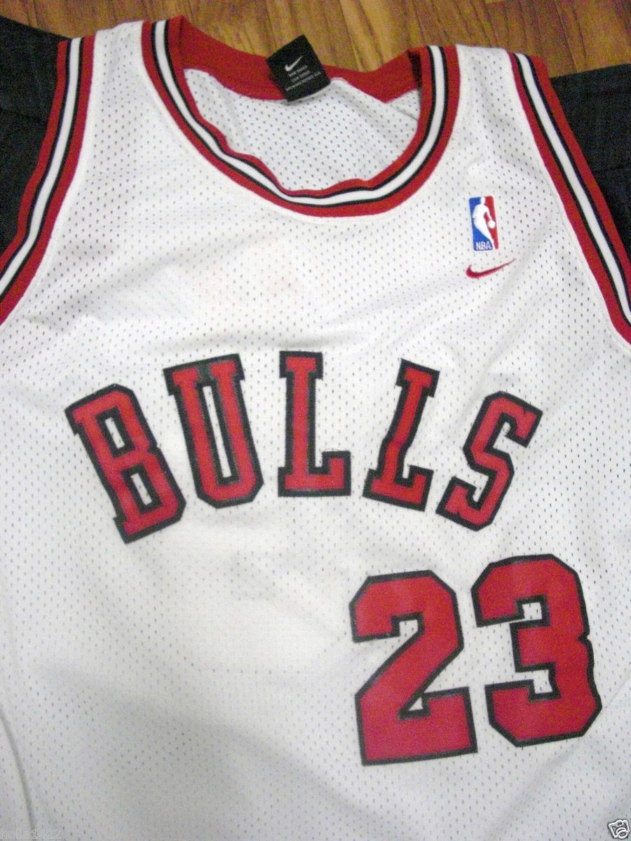 Nike Michael Jordan #23 Chicago Bulls NBA Authentic Jersey Mens XXXL