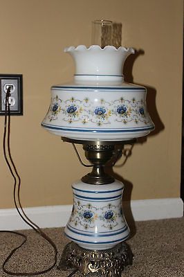 Vintage (1973) Quoizel Abigail Adams Hurricane Table Lamp w/Antique
