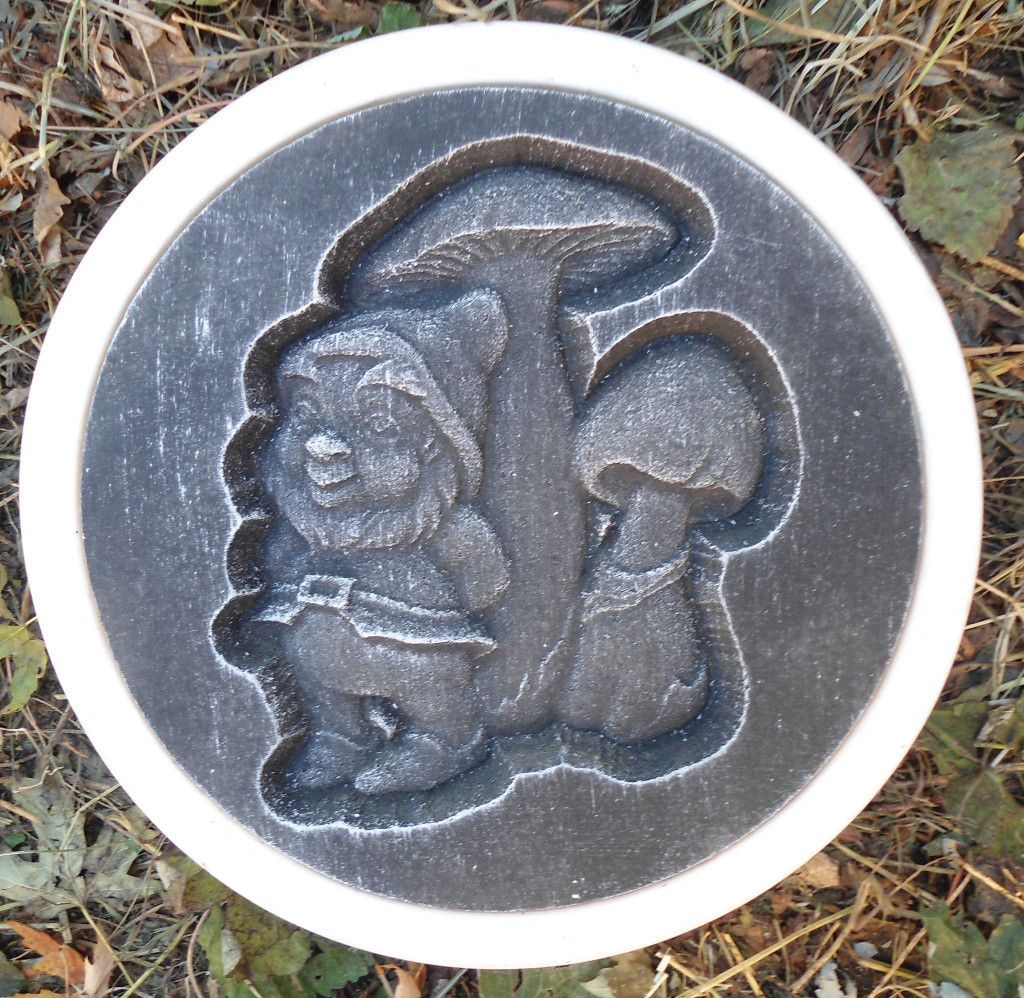 gnome elf mushroom stepping stone plastic garden casting mold mould