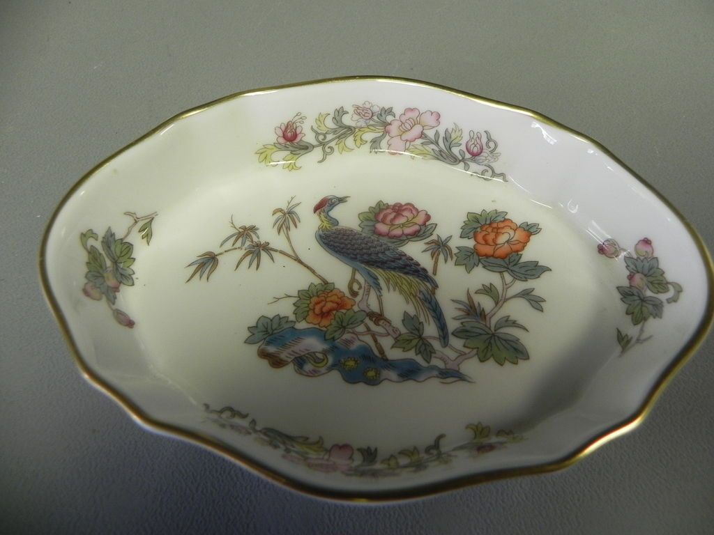 VINTAGE WEDGEWOOD SOAP DISH/JEWELRY FLORAL BONE CHINA.