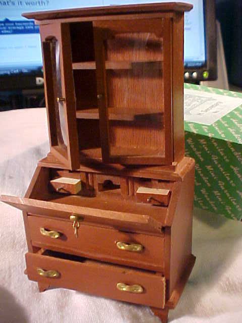 VINTAGE MINIATURE DOLLHOUSE NOS HARDWOOD HUTCH SECRETARY DESK