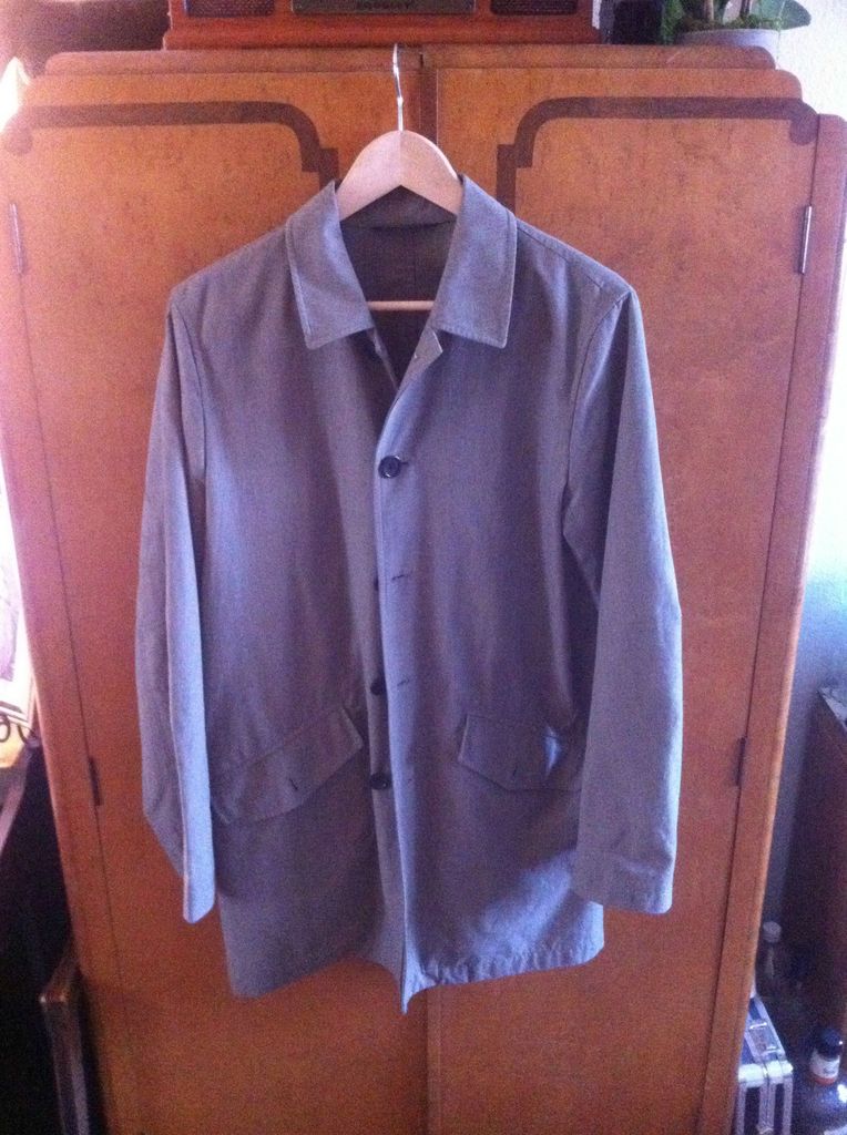 banana republic trench coat in Mens Clothing